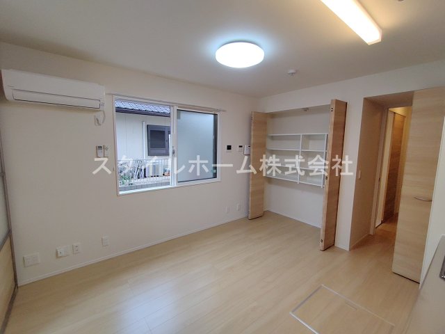 居室・リビング　※別部屋写真です。