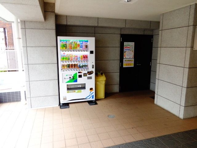 その他　敷地内ゴミ置場・自販機