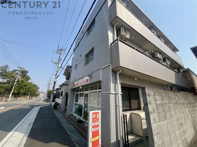 建物外観　モニター付きインターホンで安心！