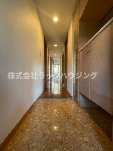 玄関　【お部屋さがしはラックハウジングにお問合せ下さいませ♪】