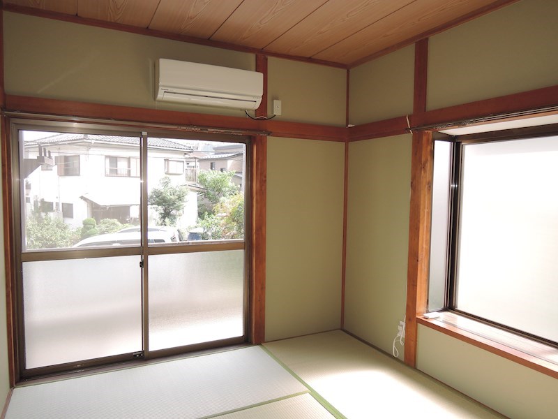 その他　二面採光の明るい和室（他室参照）