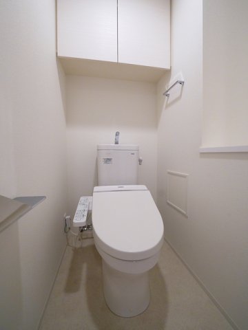 トイレ　※写真は同タイプ住戸です。