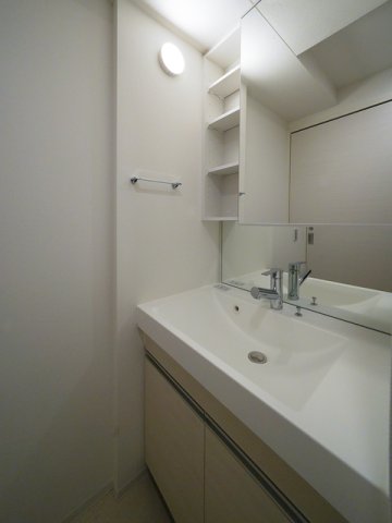 洗面設備　※写真は同タイプ住戸です。