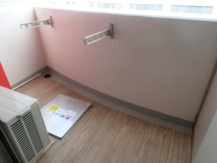 バルコニー　お洗濯にも便利なバルコニー付き
