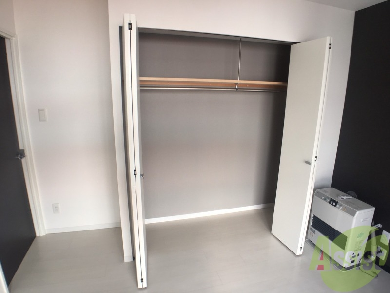 収納　寝室の収納です。部屋がすっきり片付きます。