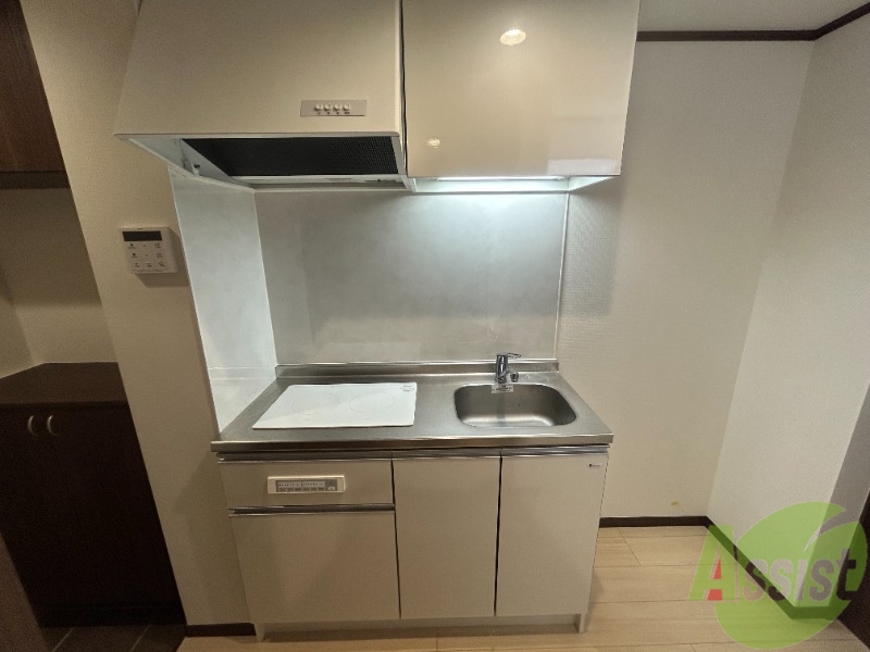 キッチン　ＩＨコンロが設置されています。入居後すぐに使えますね。