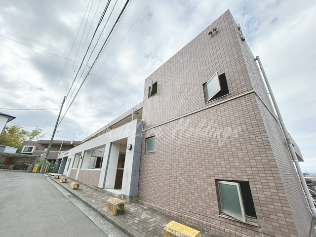 建物外観　鉄筋コンクリートマンションで防音面も安心♪