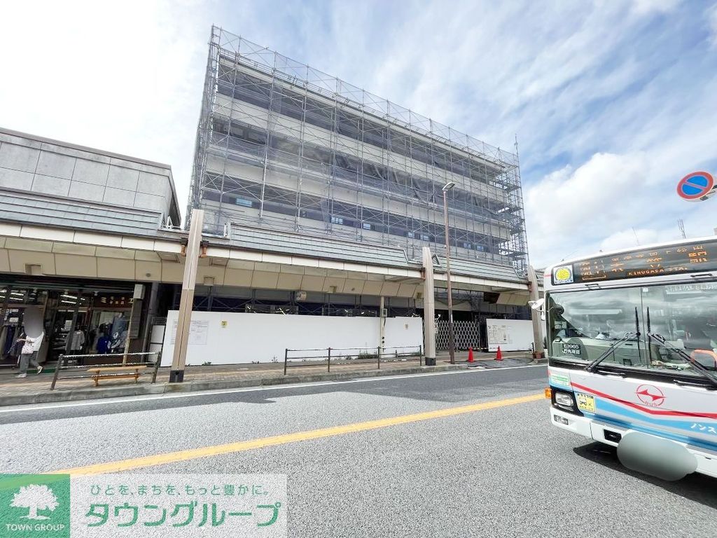 建物外観　駐車場
