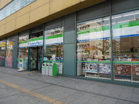 コンビニ　【ファミリーマートリバーウォーク店】（コンビニ）まで313m