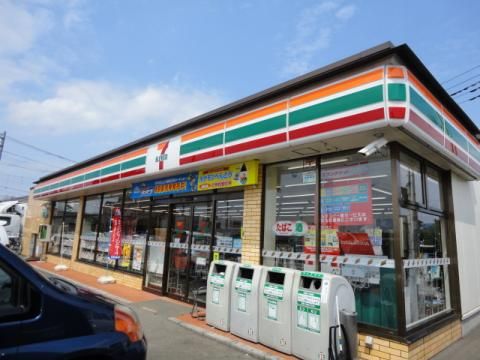 コンビニ　セブンイレブン川口石神店（コンビニ）まで552m