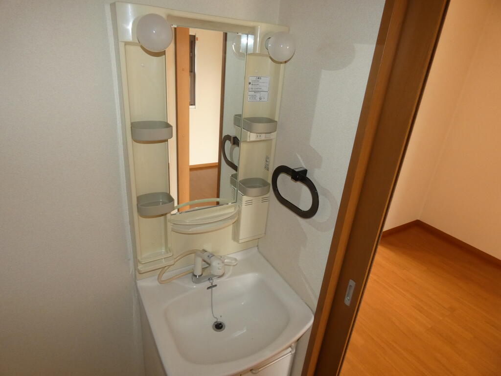 洗面設備　シャワー付洗面台
