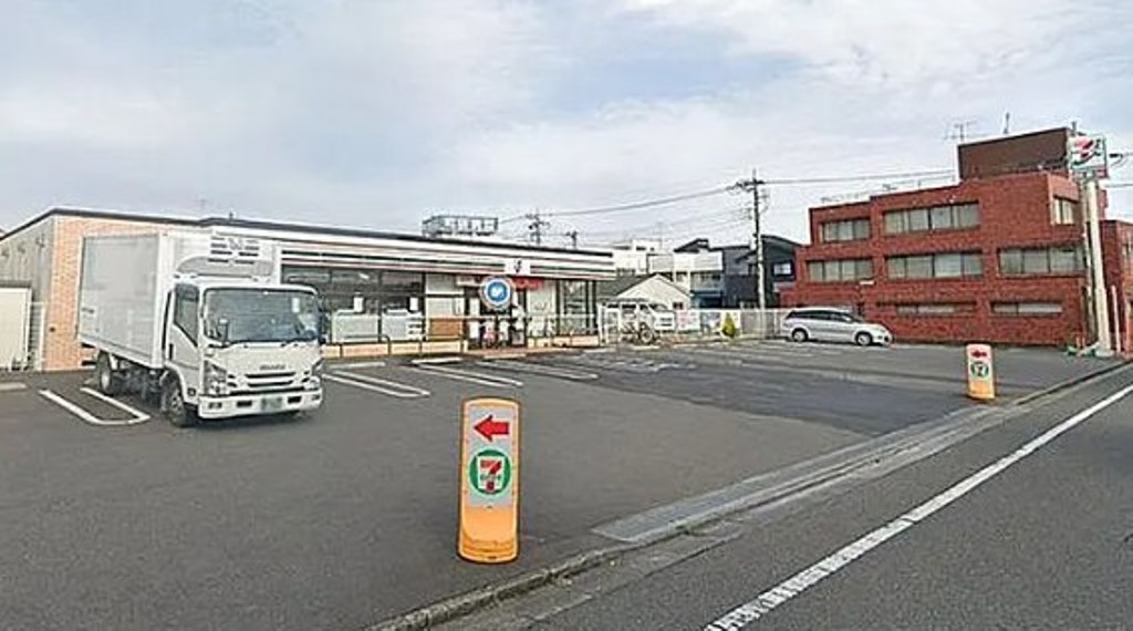 コンビニ　セブン-イレブン 町田木曽東４丁目店（コンビニ）まで141m