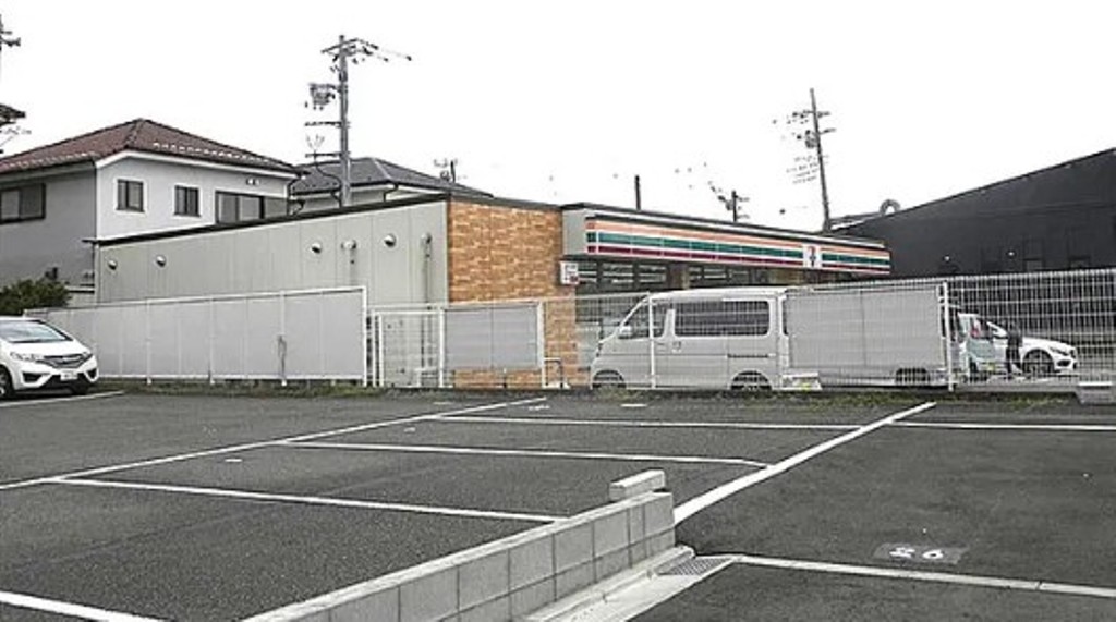 コンビニ　セブン-イレブン 町田市木曽町店（コンビニ）まで502m