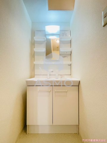 洗面設備　同マンション別部屋　参考写真