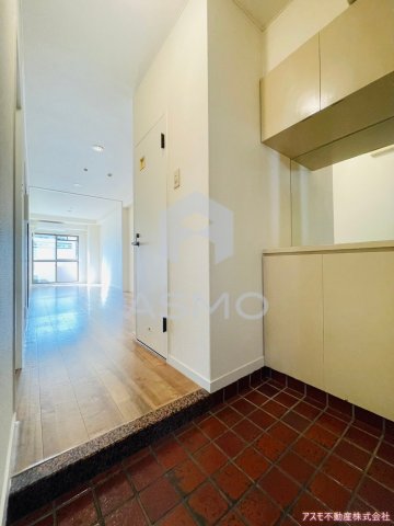 玄関　同マンション別部屋　参考写真