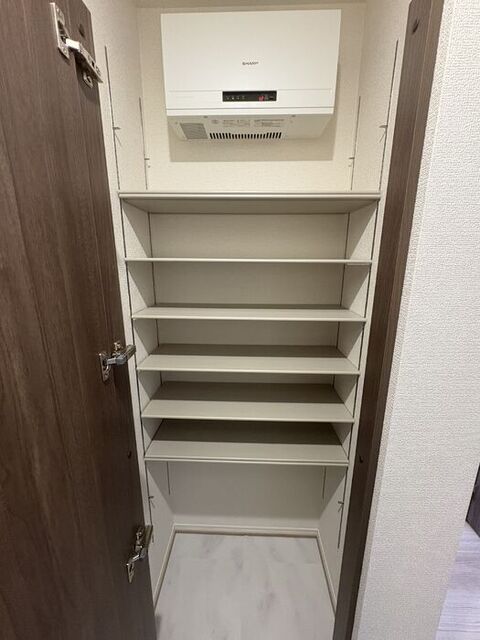 収納　シューズクローゼット