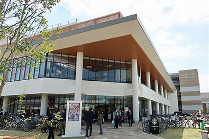 ショッピングセンター　アピタテラス横浜綱島（ショッピングセンター）まで467m