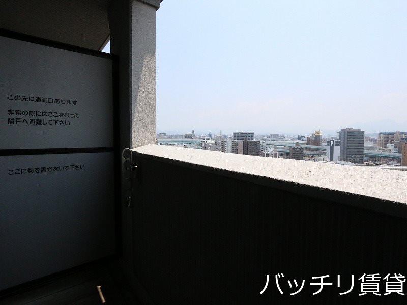 バルコニー　※別号室タイプの為、現状を優先いたします。