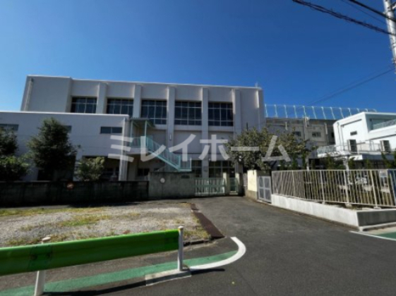 小学校　大田区立中富小学校（小学校）まで261m