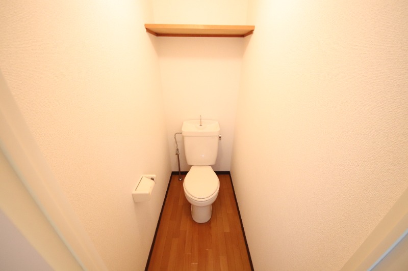 ＪＲ東海道本線 立花駅 徒歩9分 3階建 築31年のトイレ写真