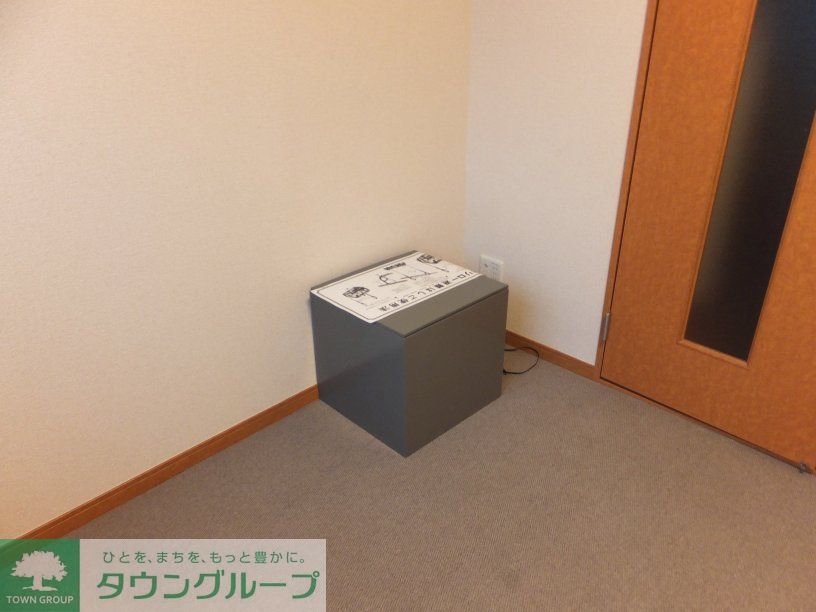 その他　室内に避難用はしごの設置あり