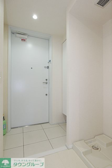 玄関　※写真は同タイプ住戸です。