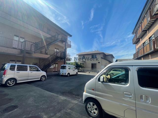 駐車場　駐車場