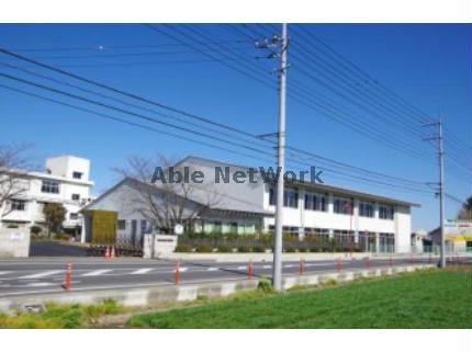 小学校　熊谷市立吉岡小学校（小学校）まで2323m