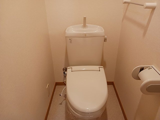 トイレ　清潔感のあるトイレです