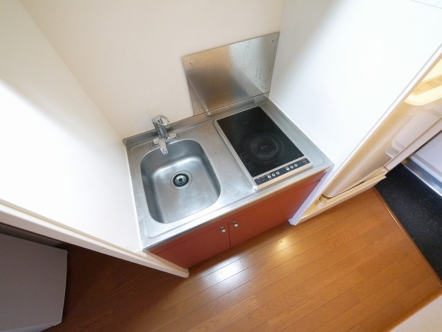 キッチン　コンパクトなキッチンで掃除もラクラク