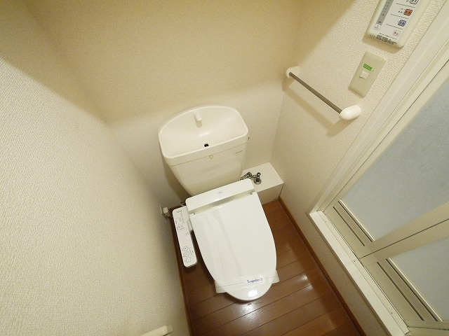 トイレ　落ち着いたトイレです