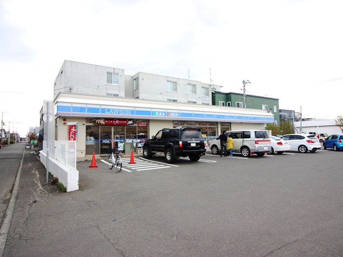 コンビニ　ローソン（コンビニ）まで500m