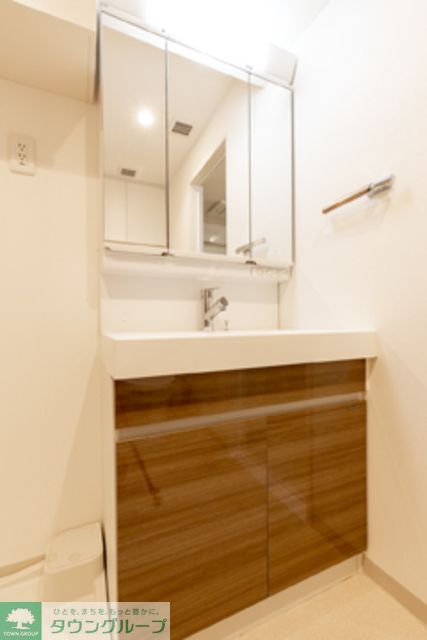 洗面設備　※写真は同タイプ住戸です。