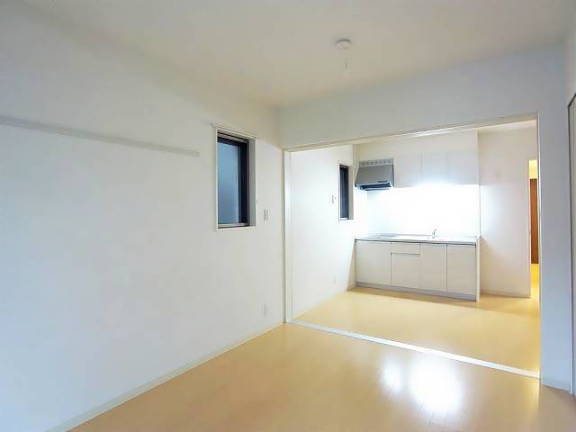 居室・リビング　広々としたお部屋です。