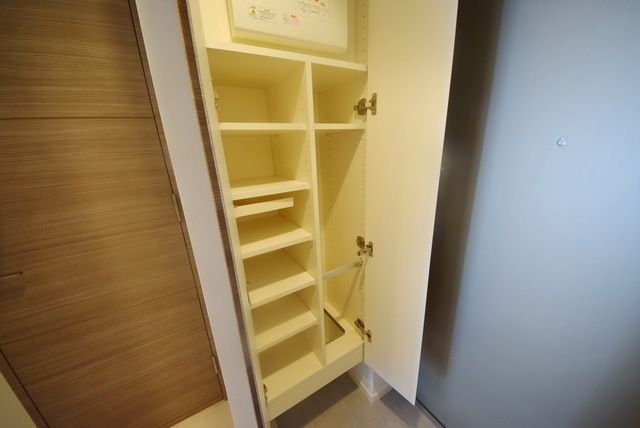 玄関　シューズボックス