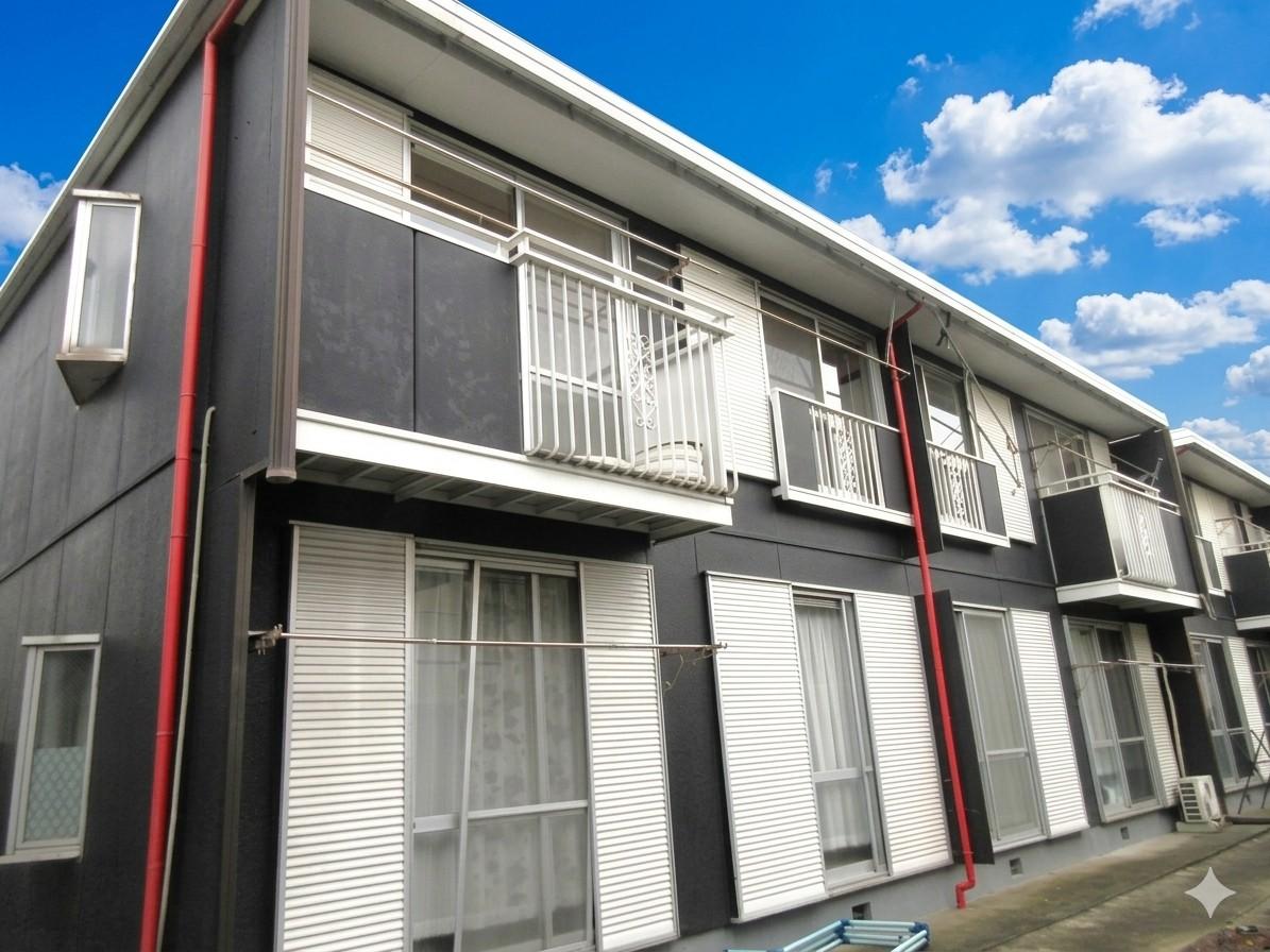 建物外観　軽量鉄骨造