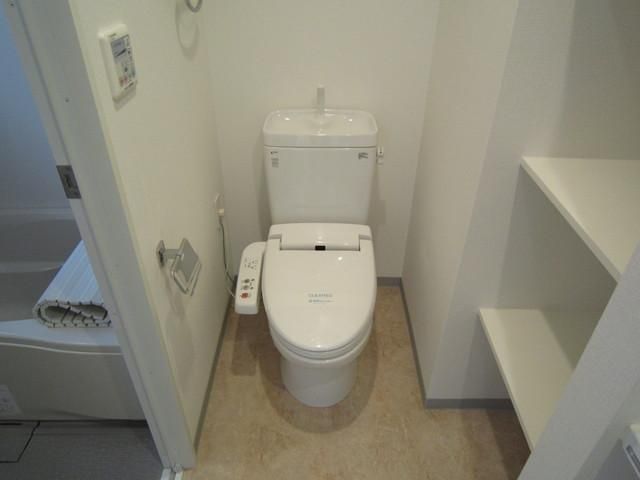 トイレ　ウォシュレット付