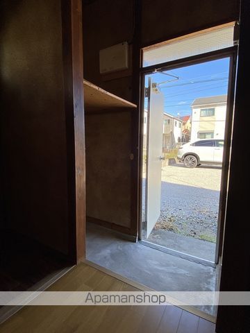 恩地町貸家の玄関写真