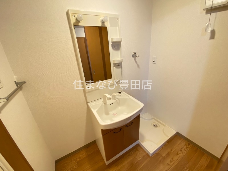 洗面設備　同型別部屋写真