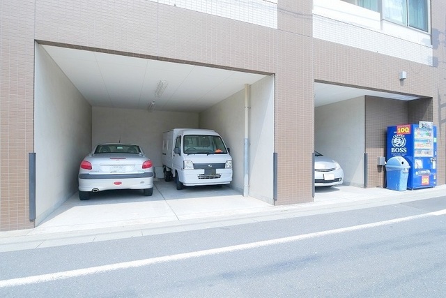 駐車場　駐車場