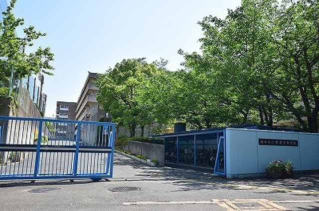 中学校　吹田市立佐井寺中学校（中学校）まで240m