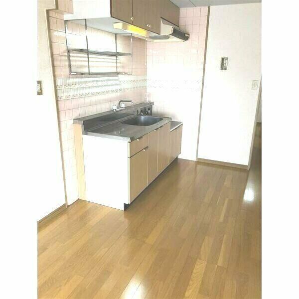 キッチン　室内写真は別部屋の写真です。