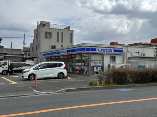 コンビニ　ローソン茨木平田１丁目店（コンビニ）まで628m