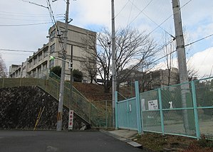 中学校　堺市立若松台中学校（中学校）まで2598m