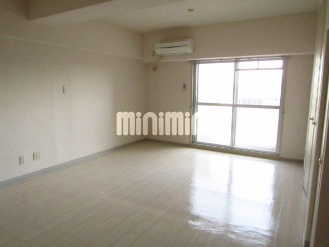 居室・リビング　明るいお部屋です
