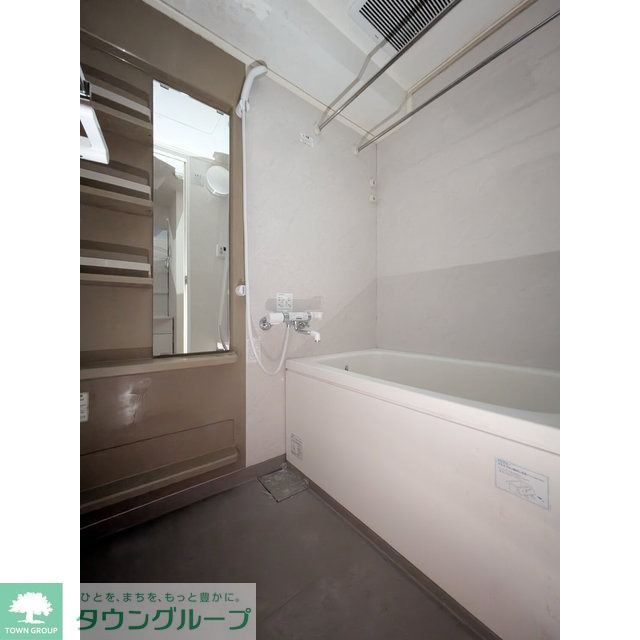 バス・シャワールーム　室内写真は同物件別部屋
