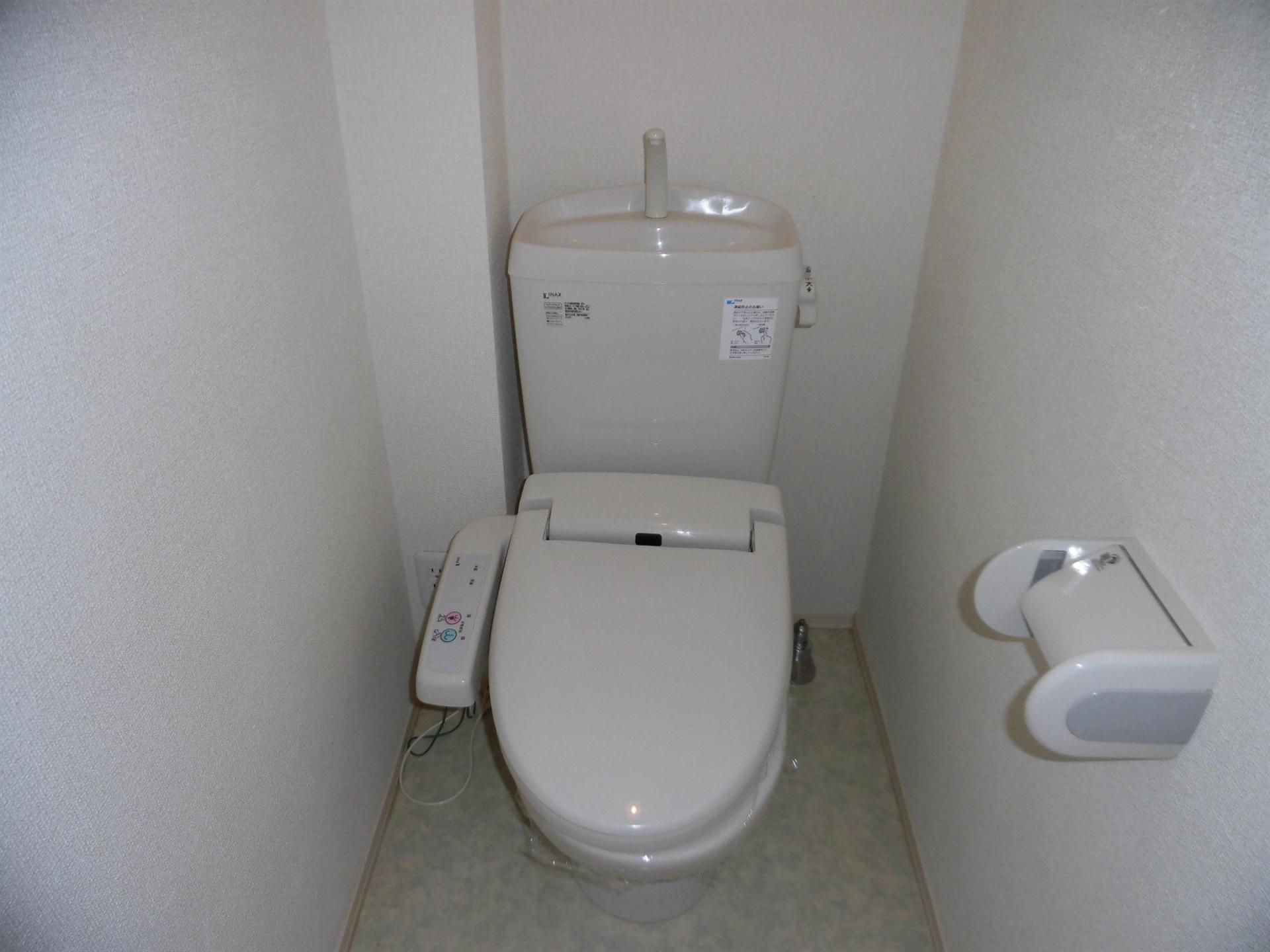 トイレ　温水洗浄機能付きで快適トイレ☆