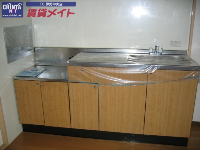 キッチン　同建物別部屋写真です