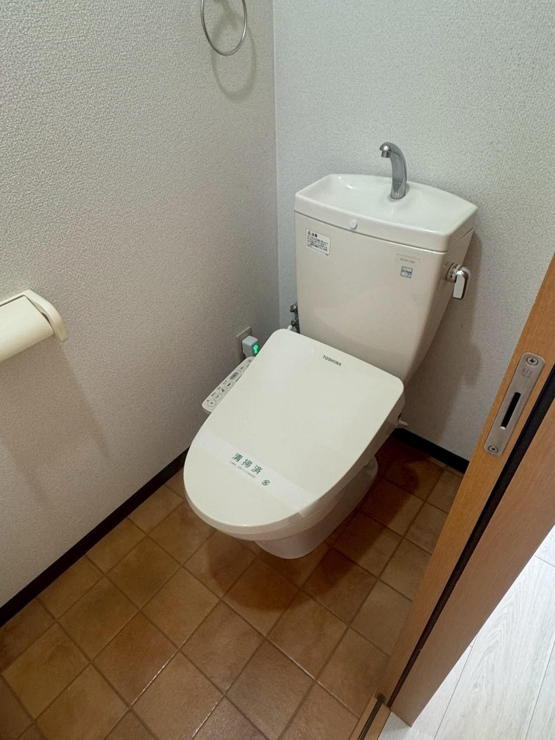 トイレ　温水洗浄便座付き★