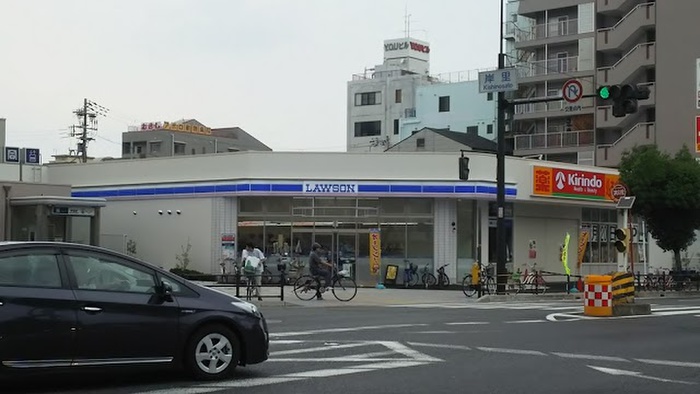 コンビニ　ローソン岸里駅前店（コンビニ）まで400m